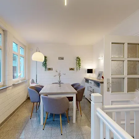 Strandnahe Mit Terrasse, Vergissmeinnicht 01, Apartment *